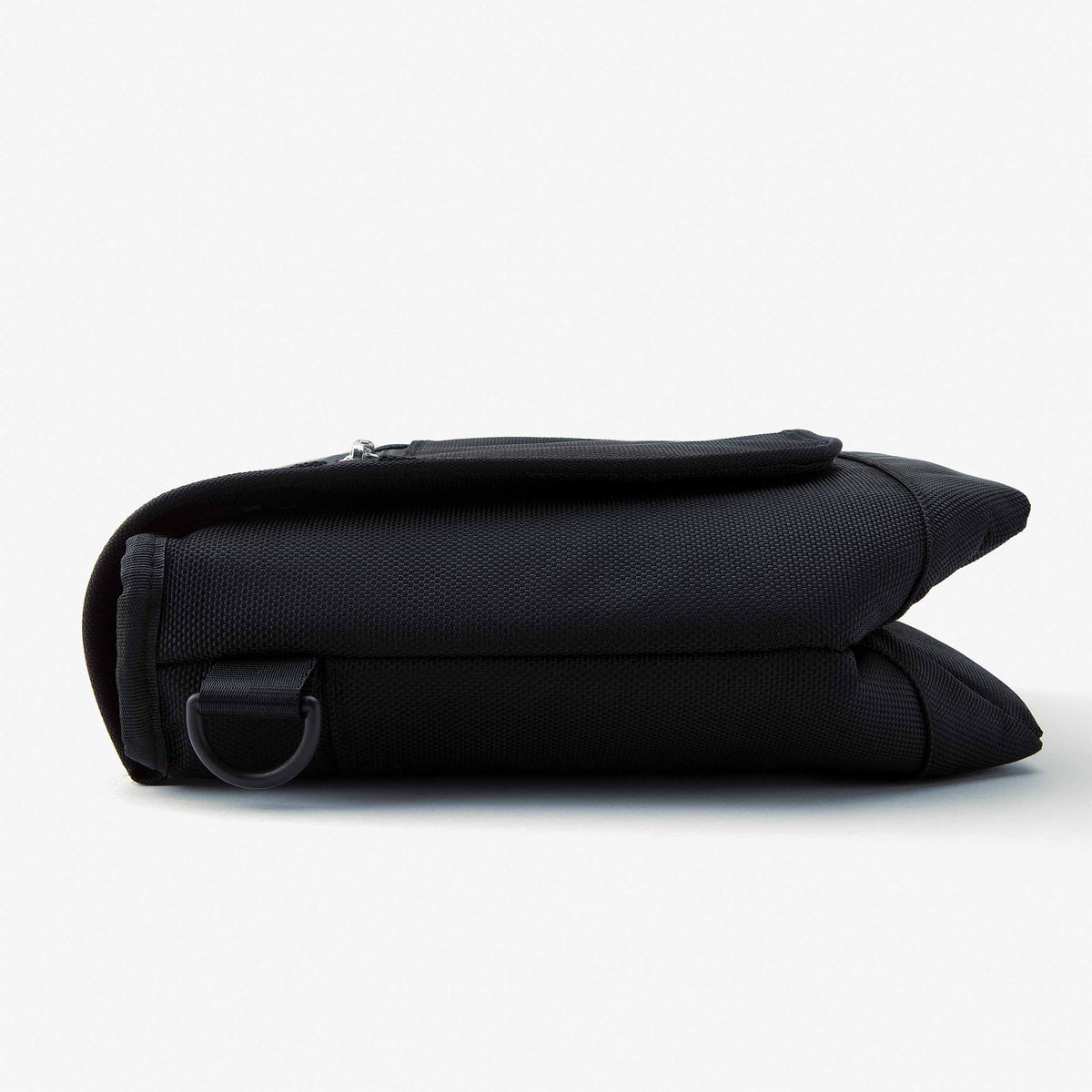 freezable-brooklyn-crossbody-w4 freezable-brooklyn-crossbody-black-ecofreeze-plus-flat_b62870bb-68b1-4c0c-846f-a30840c26944.jpg