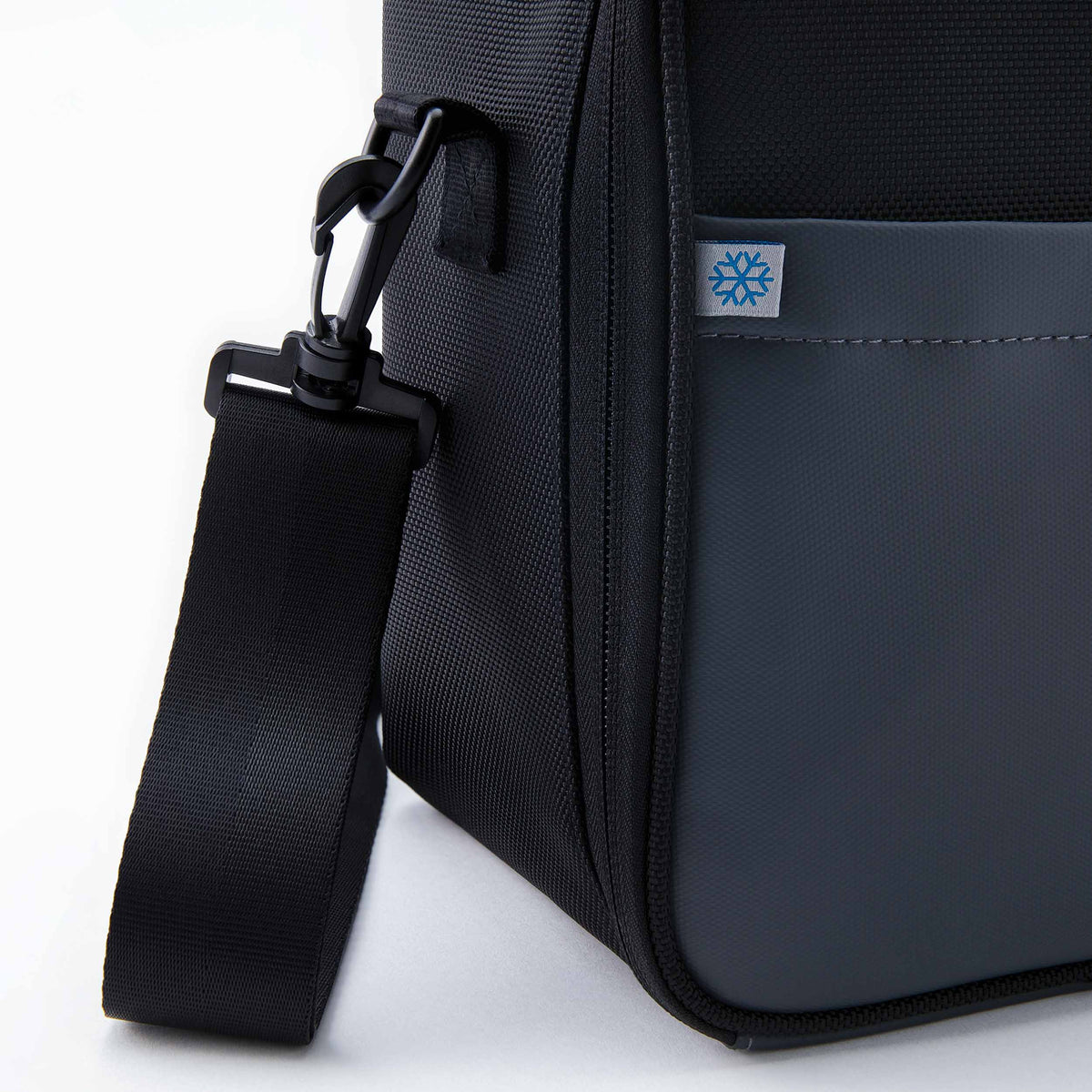 freezable-upright-lunch-box-r1 freezable-upright-lunch-box-black-gray-flag.jpg