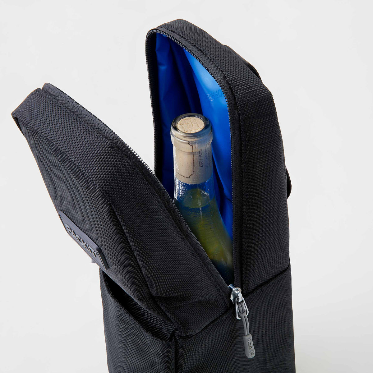 freezable-wine-carrier-f0 freezable-wine-carrier-black-ecofreeze-plus-top-view-with-wine.jpg