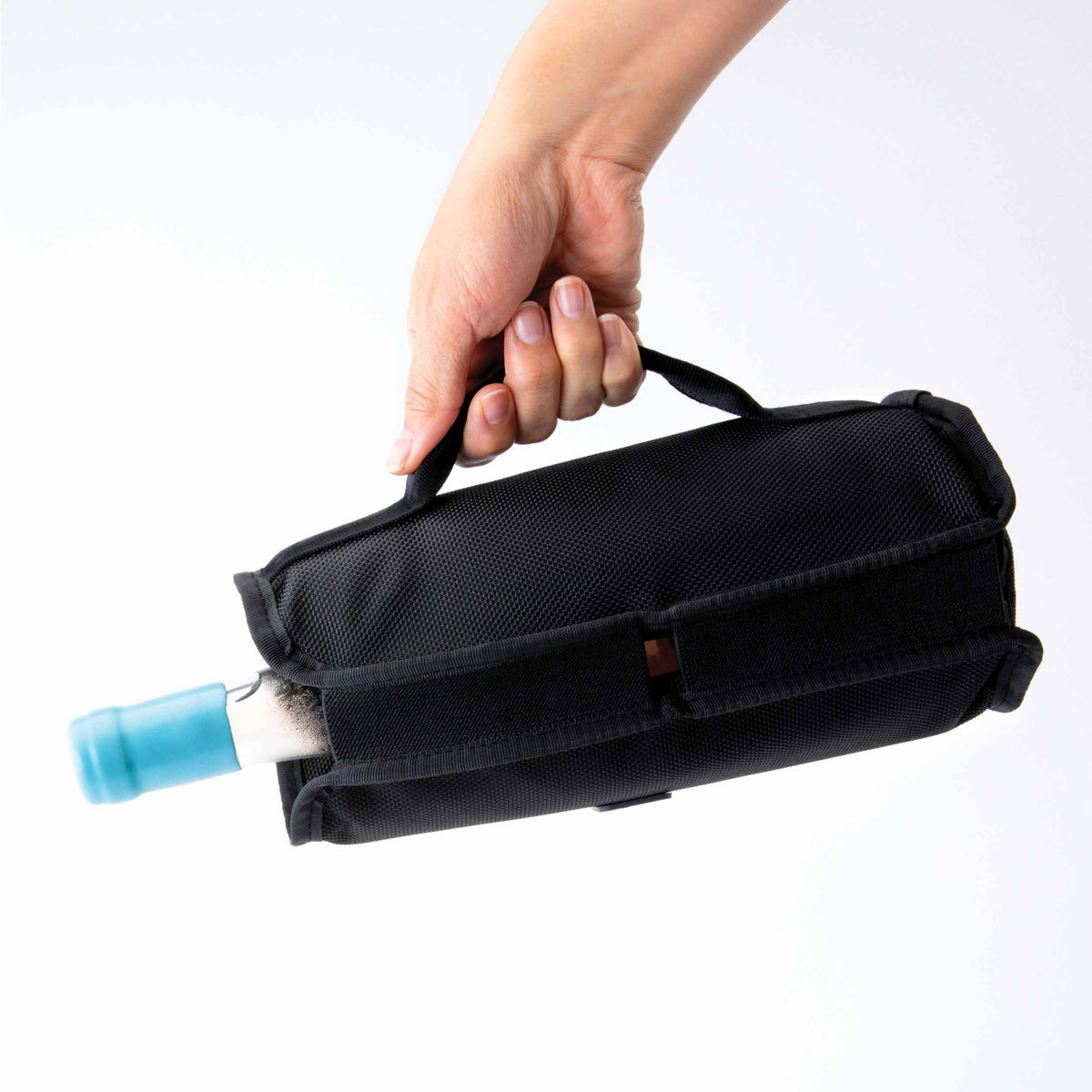 freezable-wine-cooler-w0 freezable-wine-cooler-black-pouring-with-handle.jpg